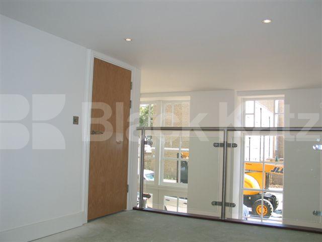 			New Instruction , 1 Bedroom, 1 bath, 1 reception Apartment			 Batchelor Street , ANGEL